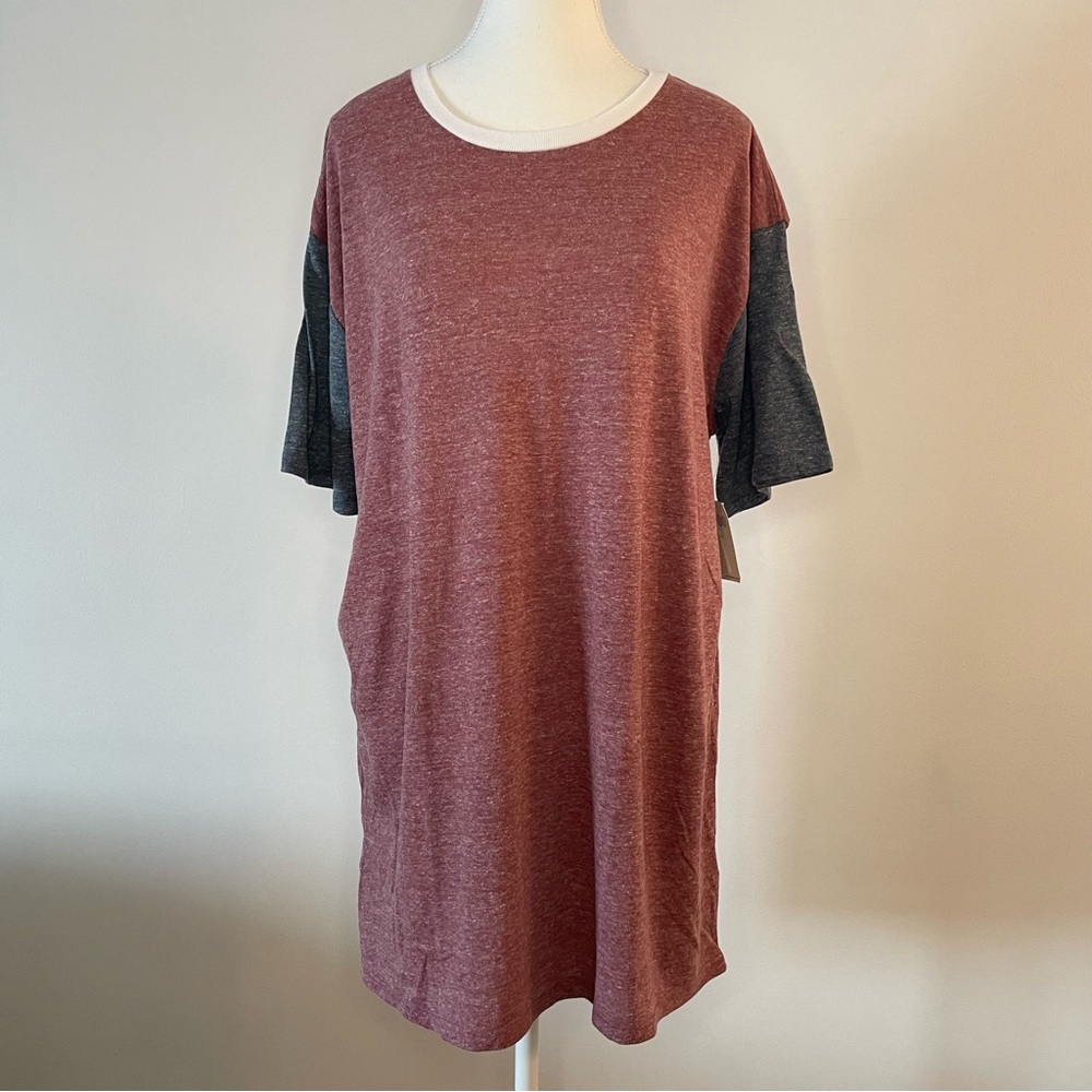NEW LuLaRoe Patrick T-shirt Tee Red Gray Women’s Large